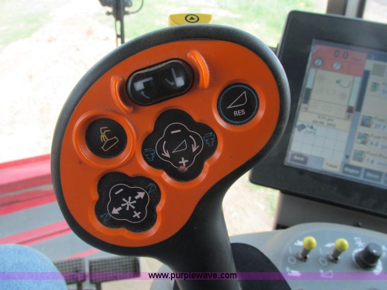 image for item A8727 2011 Case IH 7120 combine