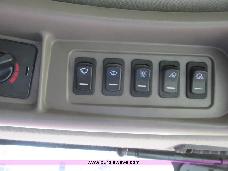 image for item A8727 2011 Case IH 7120 combine