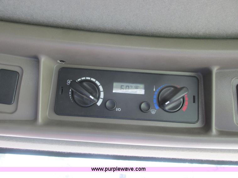 image for item A8727 2011 Case IH 7120 combine