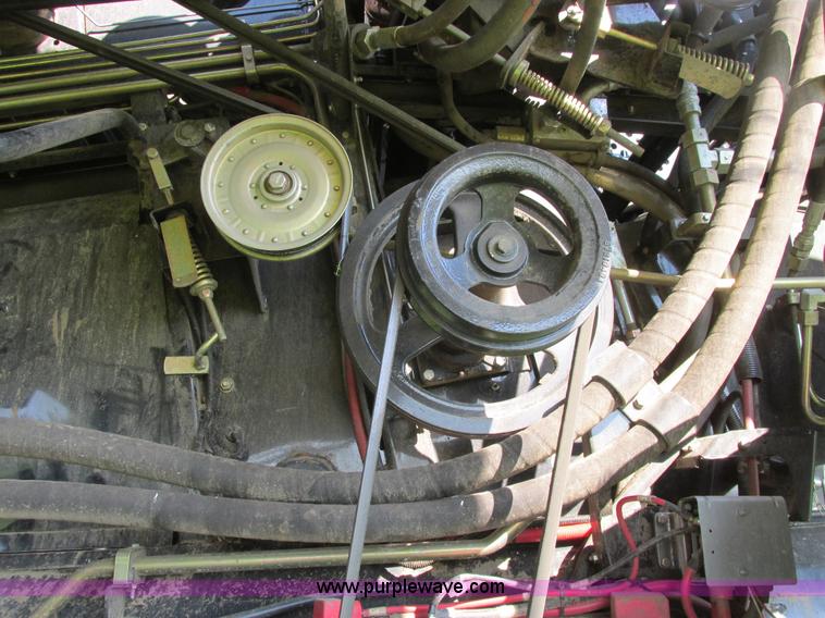 image for item A8728 2010 New Holland CR9070 combine