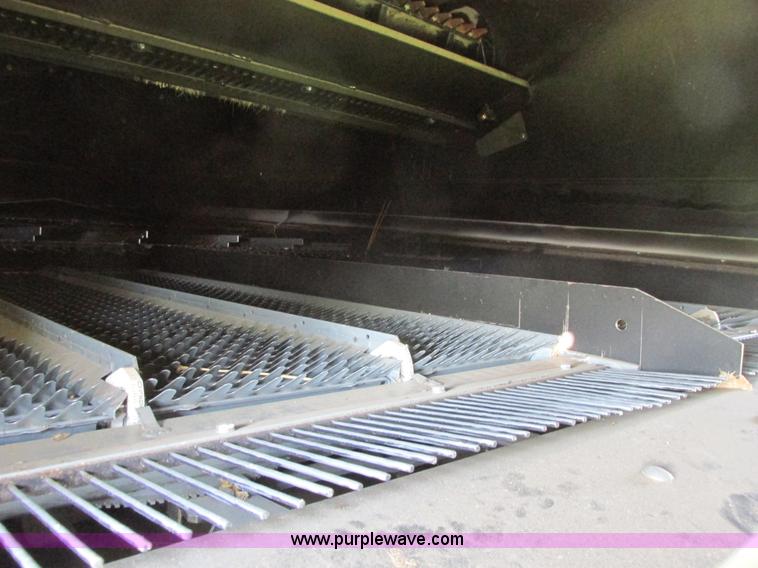 image for item A8728 2010 New Holland CR9070 combine