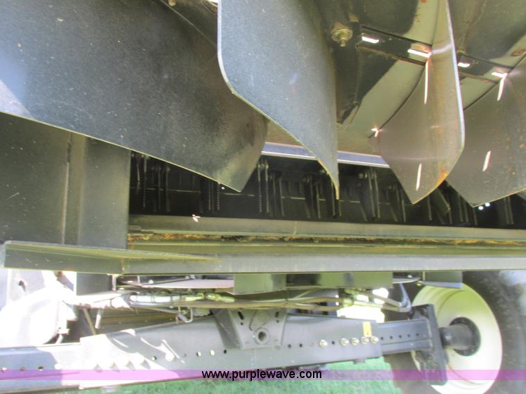 image for item A8728 2010 New Holland CR9070 combine