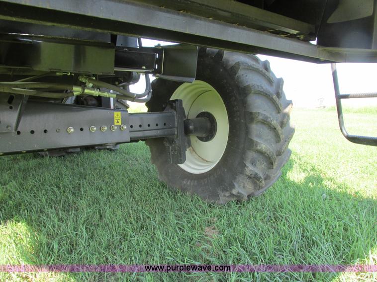 image for item A8728 2010 New Holland CR9070 combine