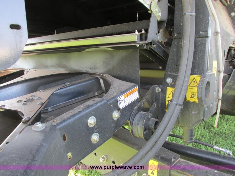 image for item A8728 2010 New Holland CR9070 combine