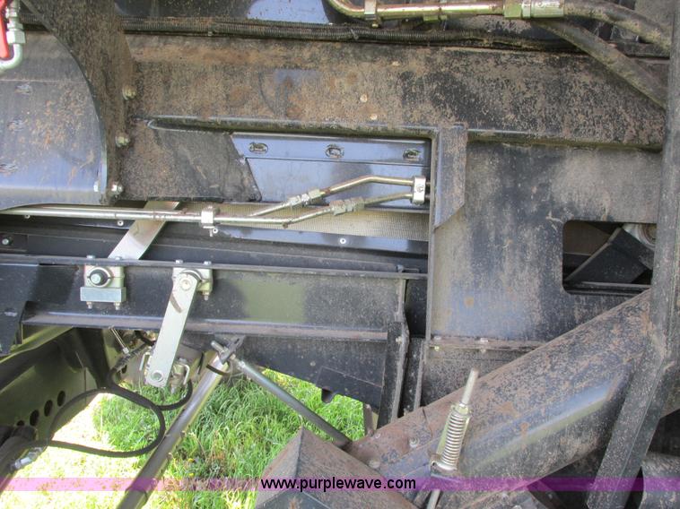 image for item A8728 2010 New Holland CR9070 combine