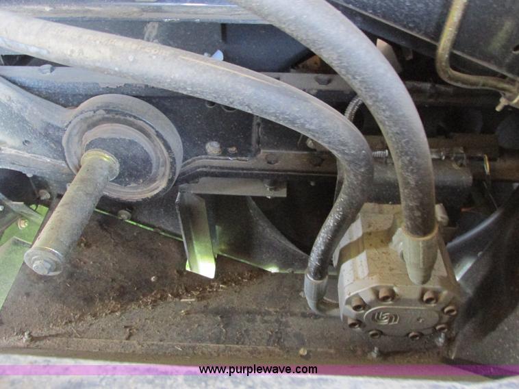 image for item A8728 2010 New Holland CR9070 combine