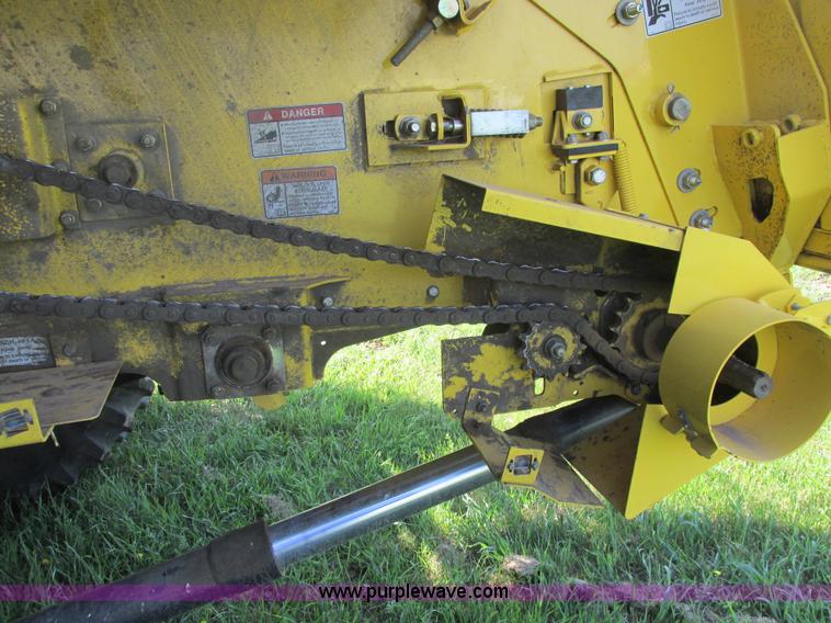 image for item A8728 2010 New Holland CR9070 combine