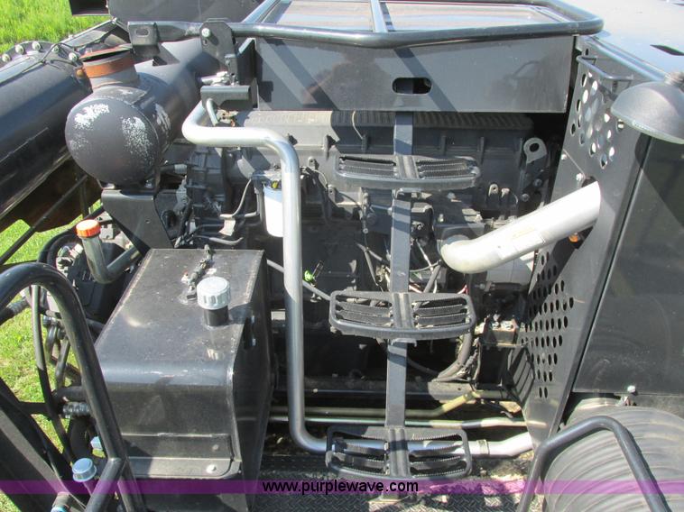 image for item A8728 2010 New Holland CR9070 combine