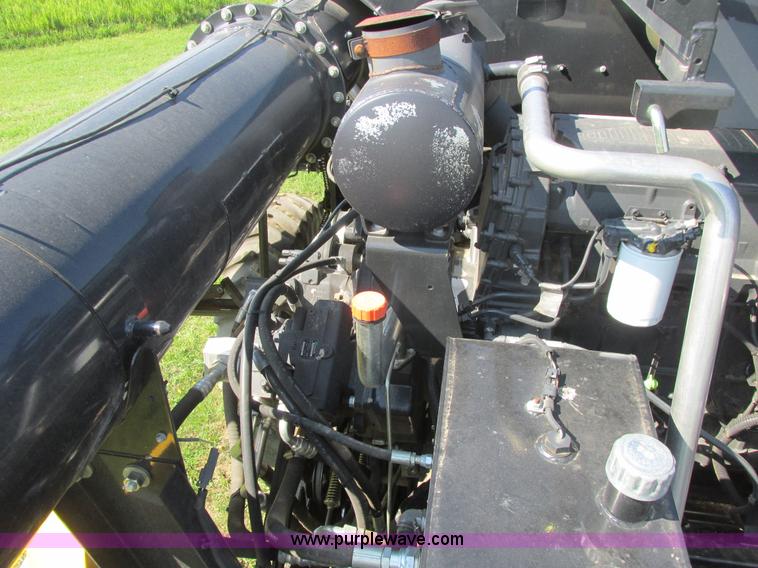 image for item A8728 2010 New Holland CR9070 combine