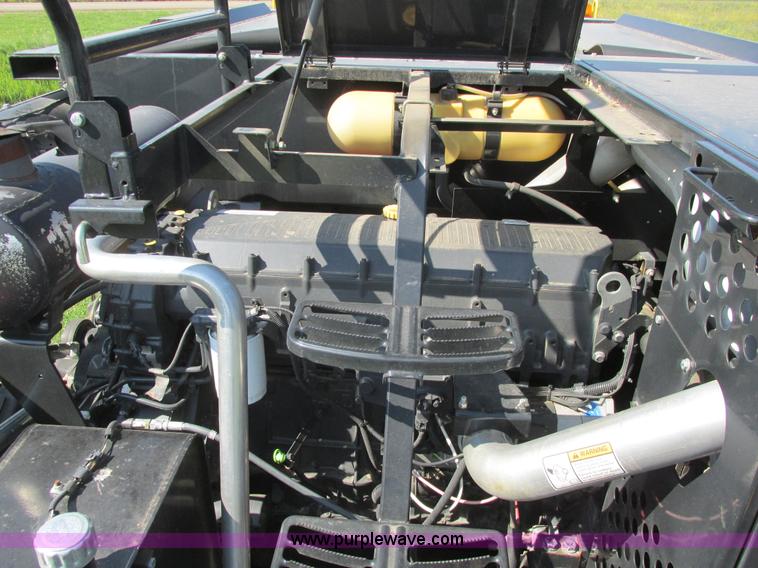 image for item A8728 2010 New Holland CR9070 combine