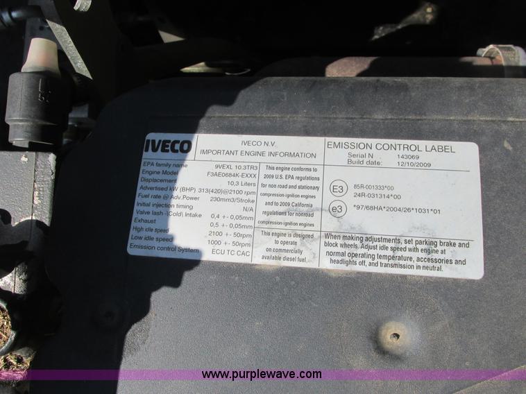 image for item A8728 2010 New Holland CR9070 combine