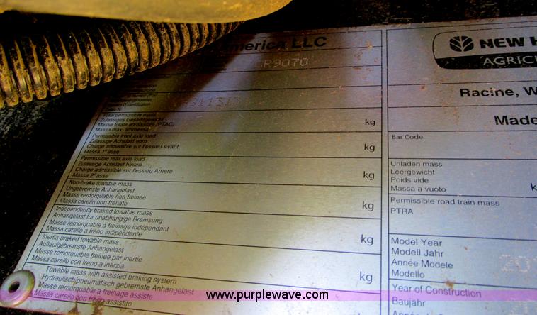 image for item A8728 2010 New Holland CR9070 combine