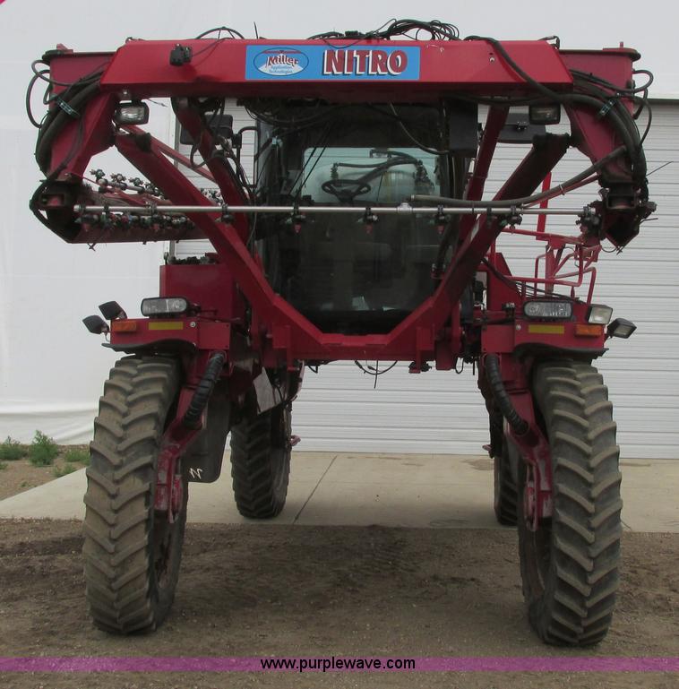 image for item A8731 2004 Miller Nitro 2200T self-propelled sprayer