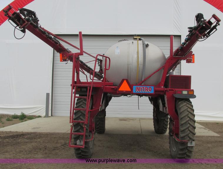 image for item A8731 2004 Miller Nitro 2200T self-propelled sprayer