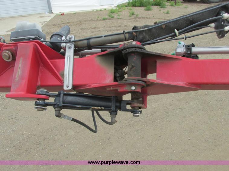 image for item A8731 2004 Miller Nitro 2200T self-propelled sprayer