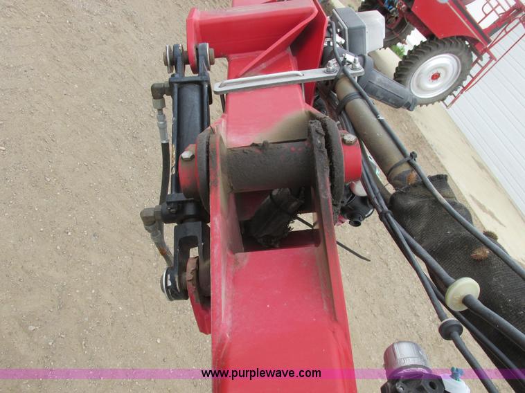 image for item A8731 2004 Miller Nitro 2200T self-propelled sprayer