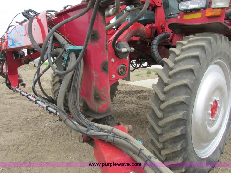 image for item A8731 2004 Miller Nitro 2200T self-propelled sprayer