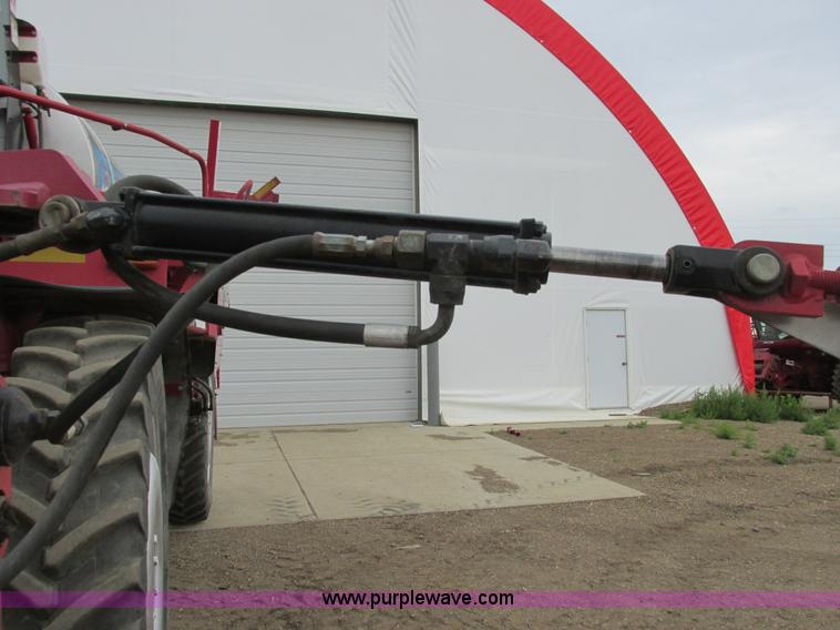 image for item A8731 2004 Miller Nitro 2200T self-propelled sprayer