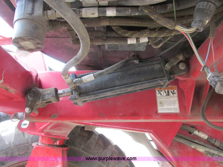 image for item A8731 2004 Miller Nitro 2200T self-propelled sprayer