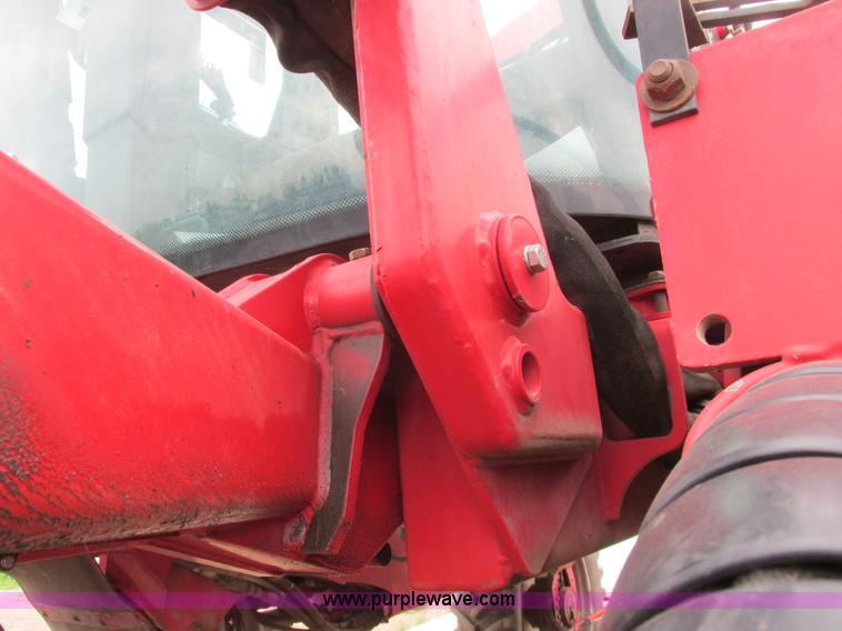 image for item A8731 2004 Miller Nitro 2200T self-propelled sprayer