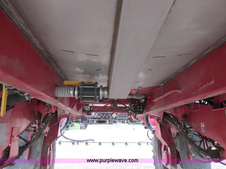 image for item A8731 2004 Miller Nitro 2200T self-propelled sprayer