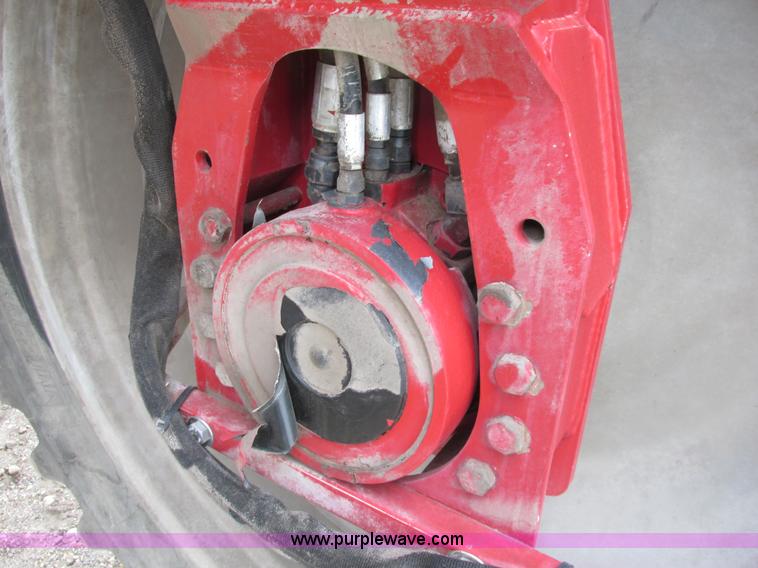 image for item A8731 2004 Miller Nitro 2200T self-propelled sprayer