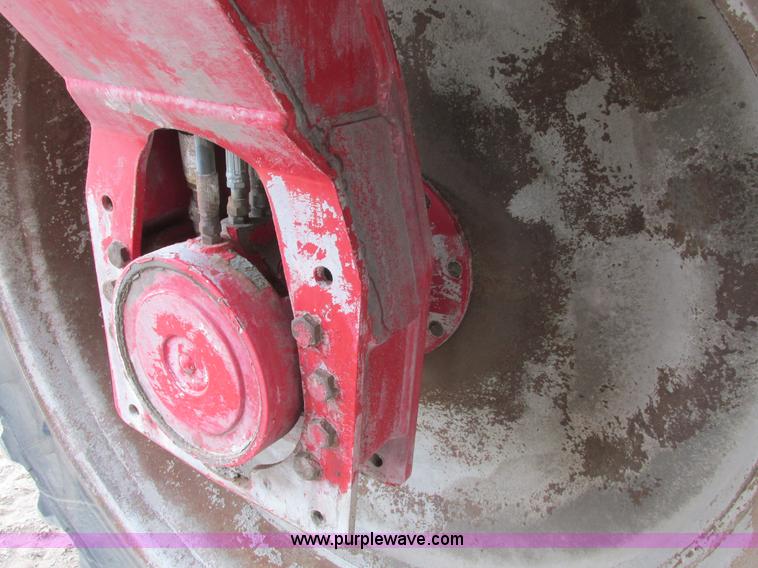 image for item A8731 2004 Miller Nitro 2200T self-propelled sprayer