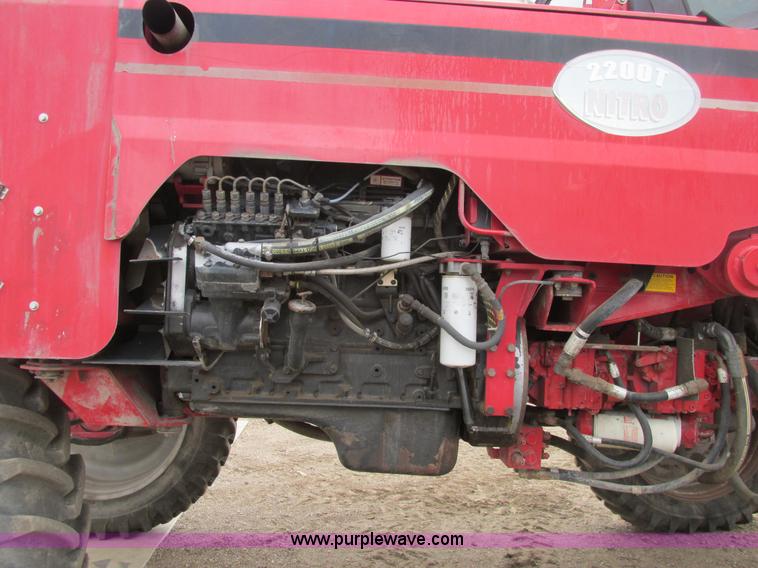 image for item A8731 2004 Miller Nitro 2200T self-propelled sprayer