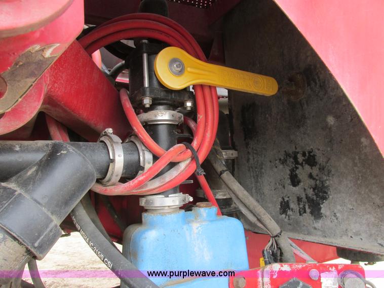 image for item A8731 2004 Miller Nitro 2200T self-propelled sprayer