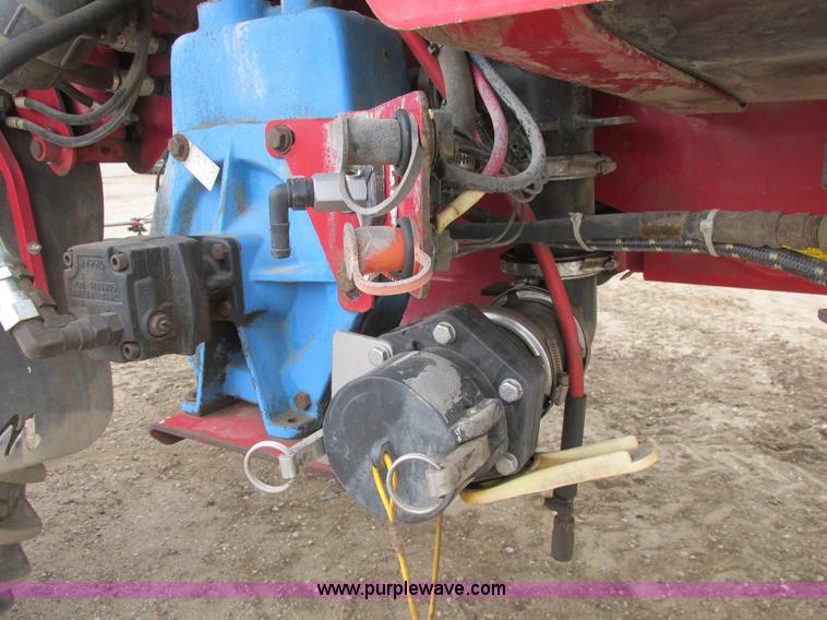 image for item A8731 2004 Miller Nitro 2200T self-propelled sprayer