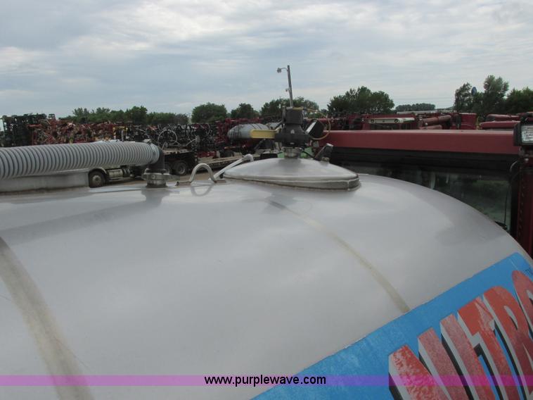 image for item A8731 2004 Miller Nitro 2200T self-propelled sprayer