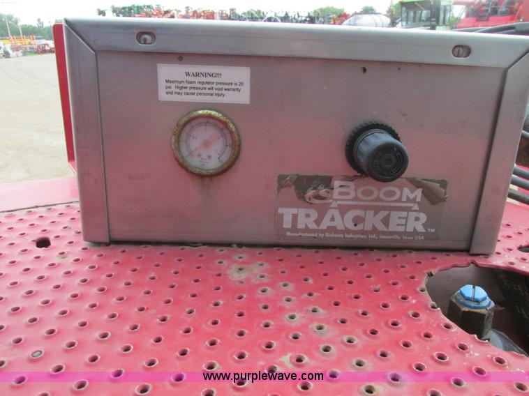 image for item A8731 2004 Miller Nitro 2200T self-propelled sprayer