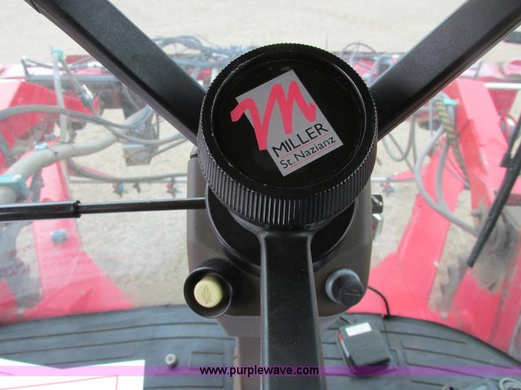 image for item A8731 2004 Miller Nitro 2200T self-propelled sprayer