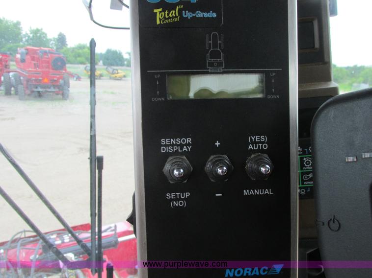 image for item A8731 2004 Miller Nitro 2200T self-propelled sprayer