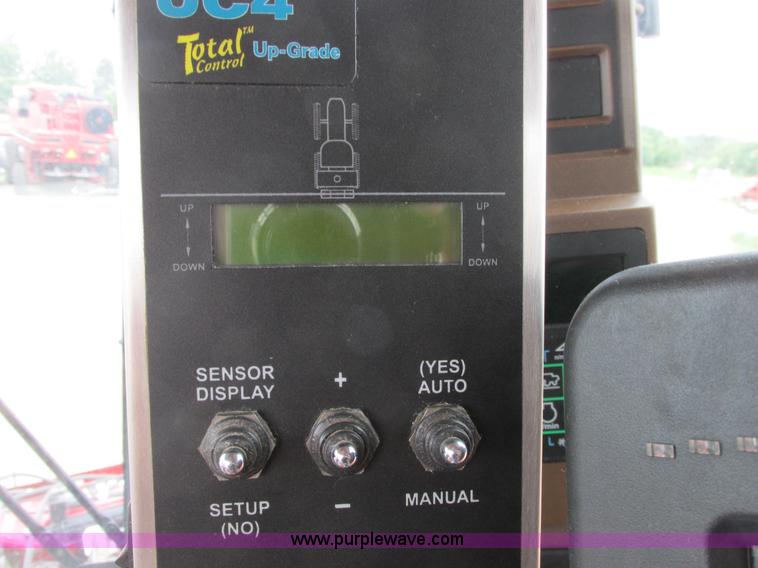 image for item A8731 2004 Miller Nitro 2200T self-propelled sprayer