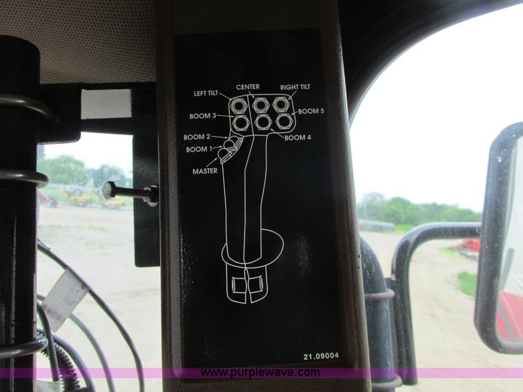 image for item A8731 2004 Miller Nitro 2200T self-propelled sprayer