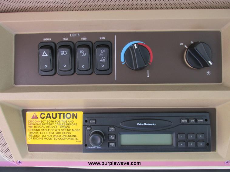 image for item A8731 2004 Miller Nitro 2200T self-propelled sprayer