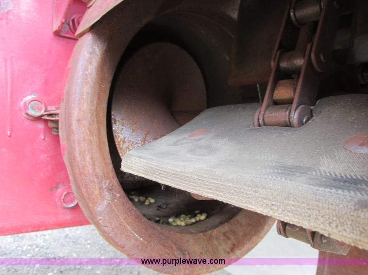 image for item A8732 1998 Case IH 2388 RWA combine