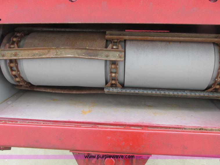 image for item A8732 1998 Case IH 2388 RWA combine