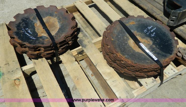 image for item AD9755 (16) 18" notched blades