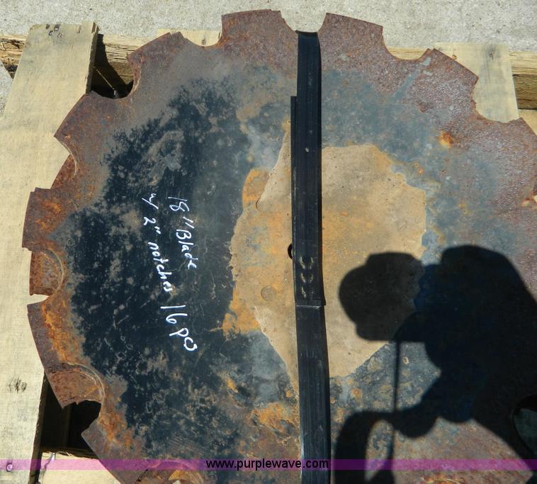 image for item AD9755 (16) 18" notched blades