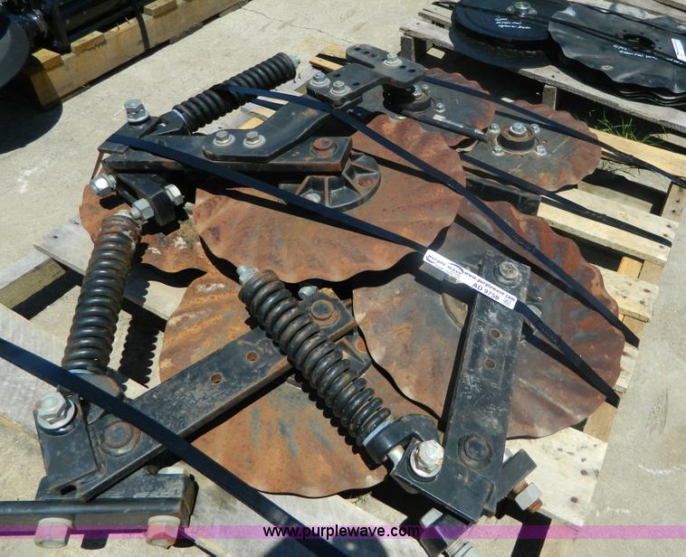 image for item AD9758 (4) coulter blade mounts