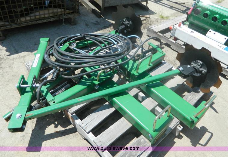 image for item AD9774 (2) hydraulic folding markers