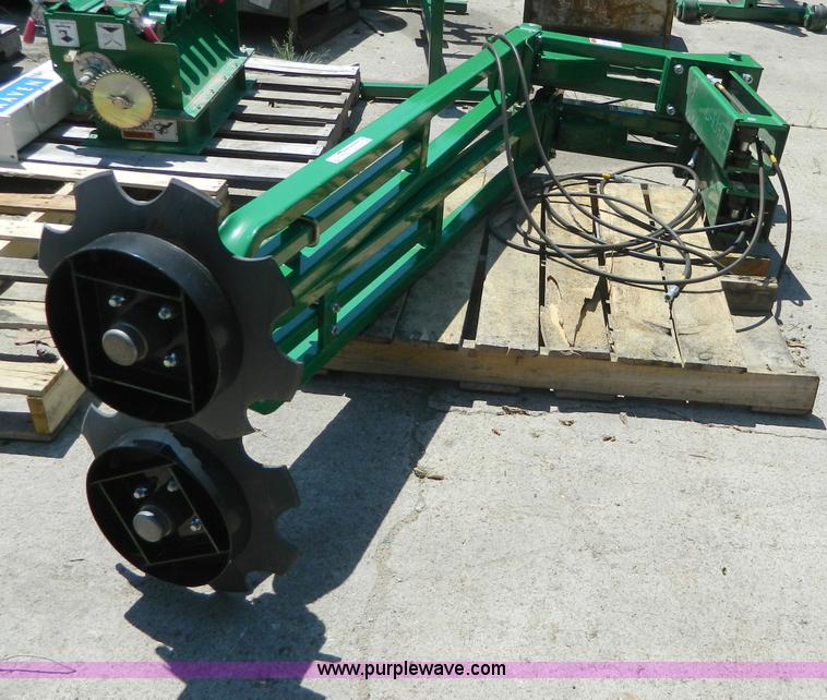 image for item AD9775 (2) hydraulic folding markers