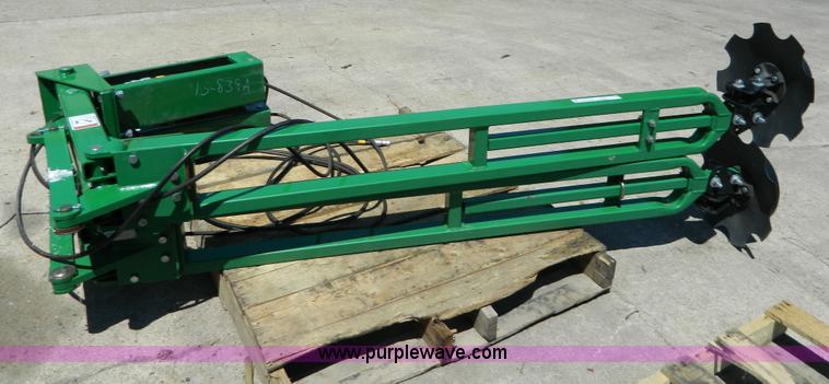 image for item AD9775 (2) hydraulic folding markers