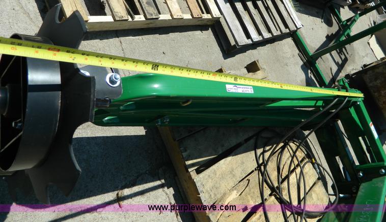 image for item AD9775 (2) hydraulic folding markers