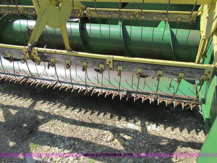 image for item AN9079 1977 John Deere 4400 combine