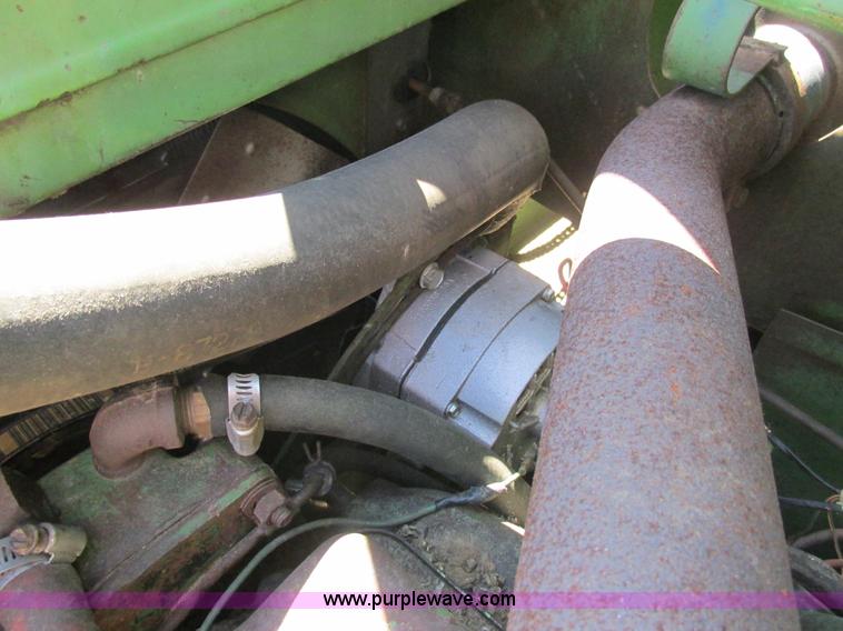 image for item AN9079 1977 John Deere 4400 combine