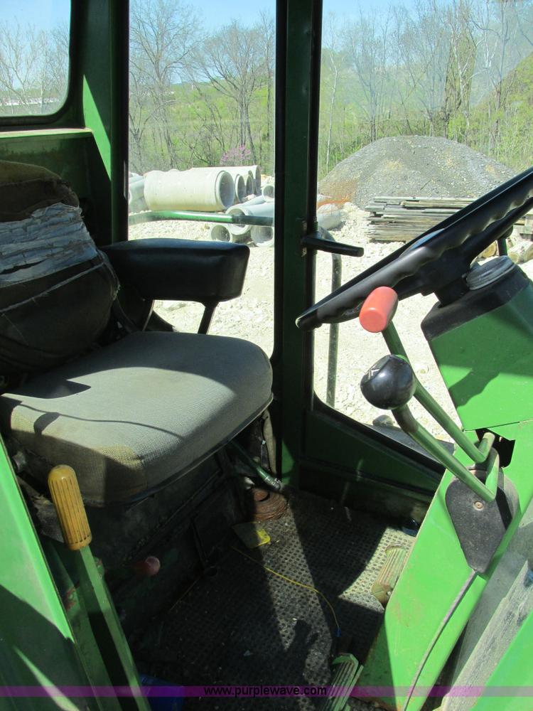 image for item AN9079 1977 John Deere 4400 combine