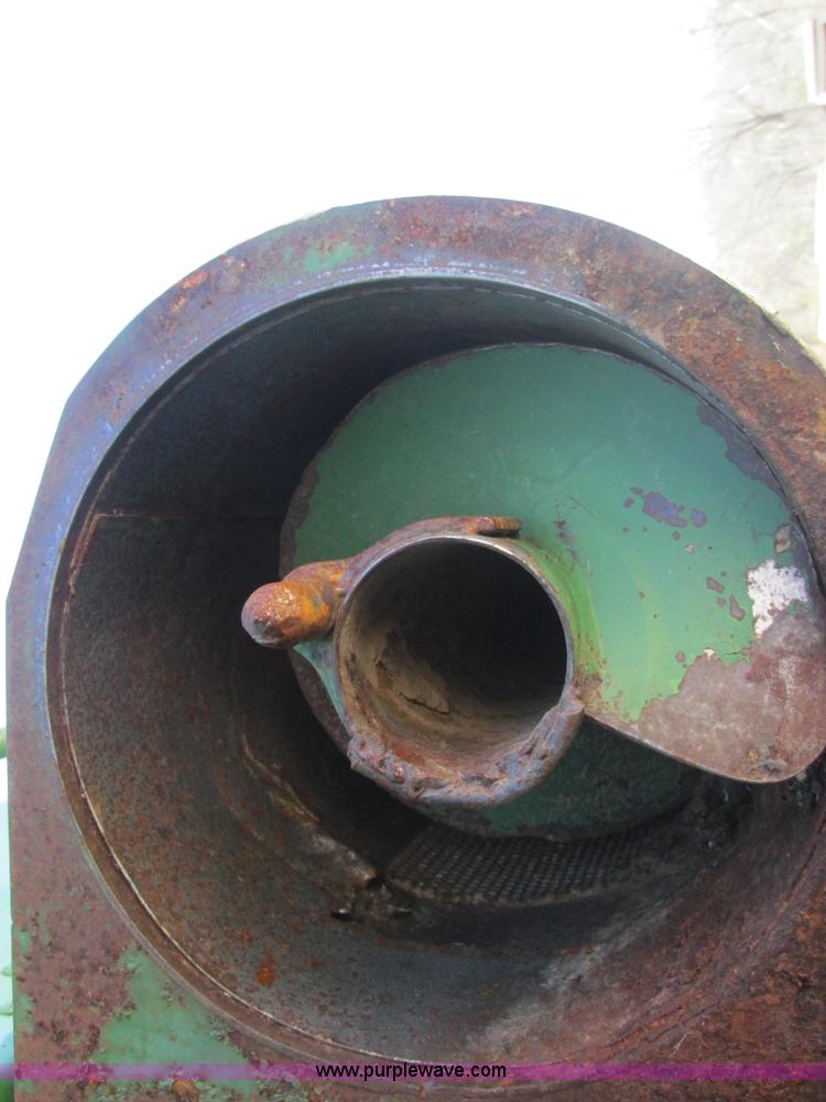 image for item AN9079 1977 John Deere 4400 combine